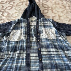 American Eagle navy and white flannel cardigan